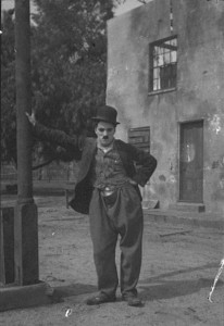Charlie Chaplin in der Rolle des Tramp (1917)